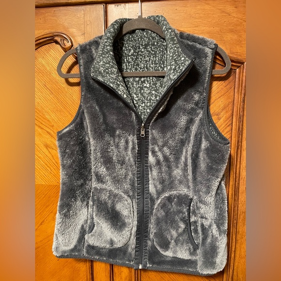SOLD Laura Scott Fleece Vest Women’s Size Medium Gray Full Zip Pockets Reversibl - Picture 2 of 11